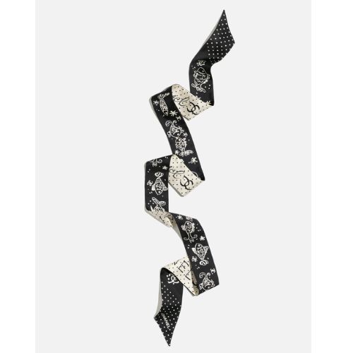 魚モチーフが個性を引き立てる！ CHANEL ヘアバンド ツイリー 魚モチーフが個性を引き立てる！ CHANEL ヘアバンド ツイリー
