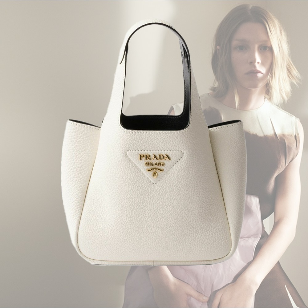 【希少】 PRADA ロゴ入り ミニ レザー ハンド バッグ ホワイト