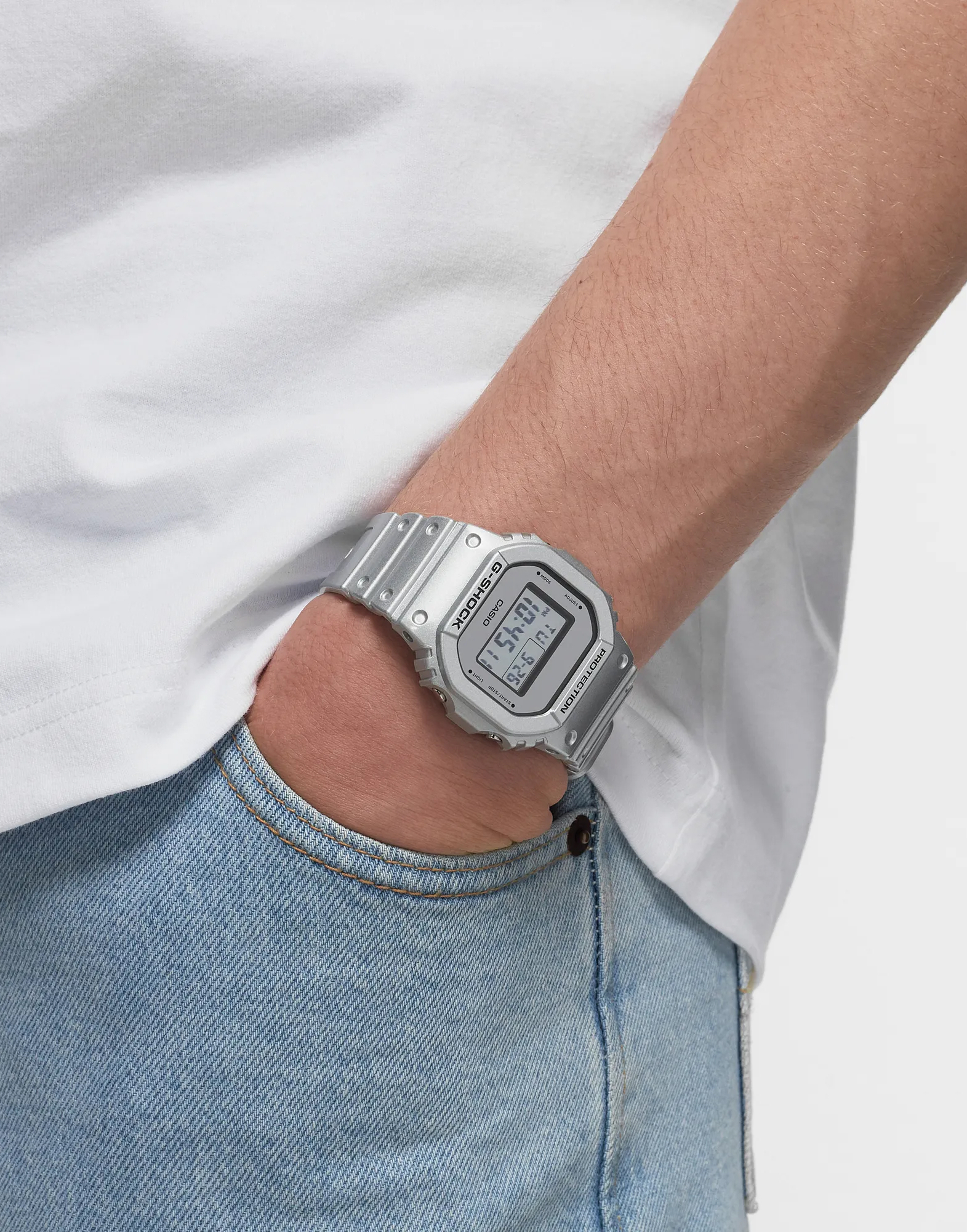 CASIOカシオ5600 Series Forgotten Future Quartz Watch時計
