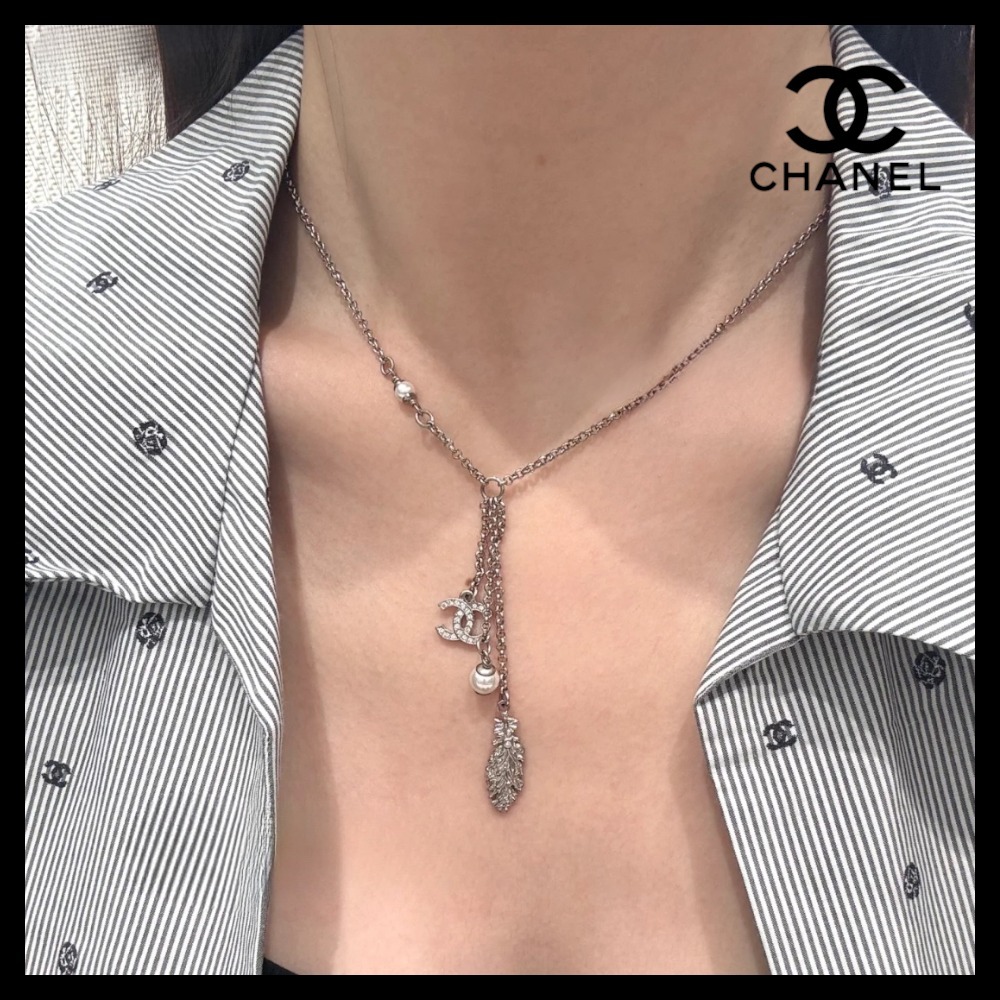 【ココ＆フェザーデザインが可愛い】CHANEL ネックレス