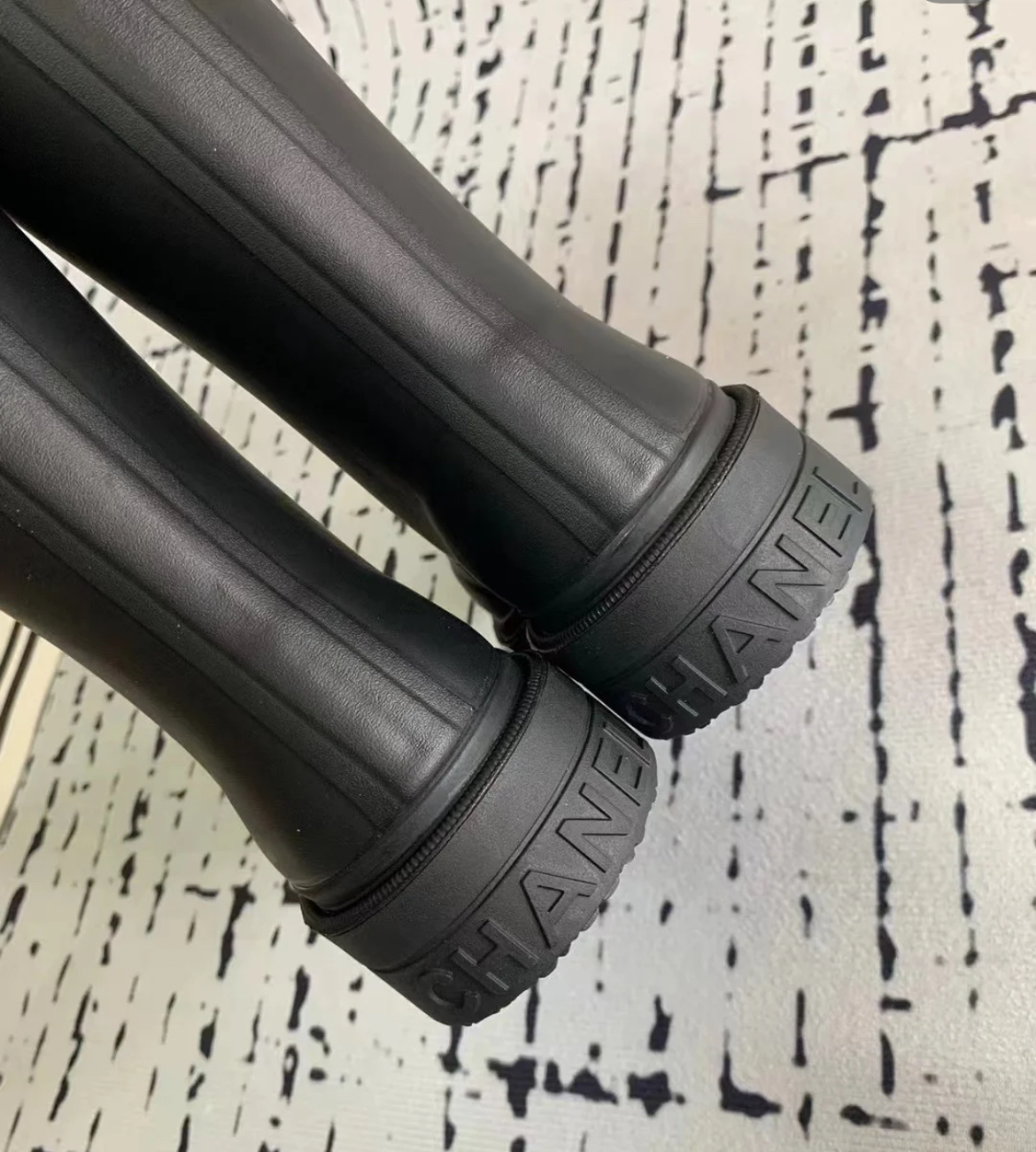 CHANEL《雨の日も楽しく♪》大人気 レインブーツ