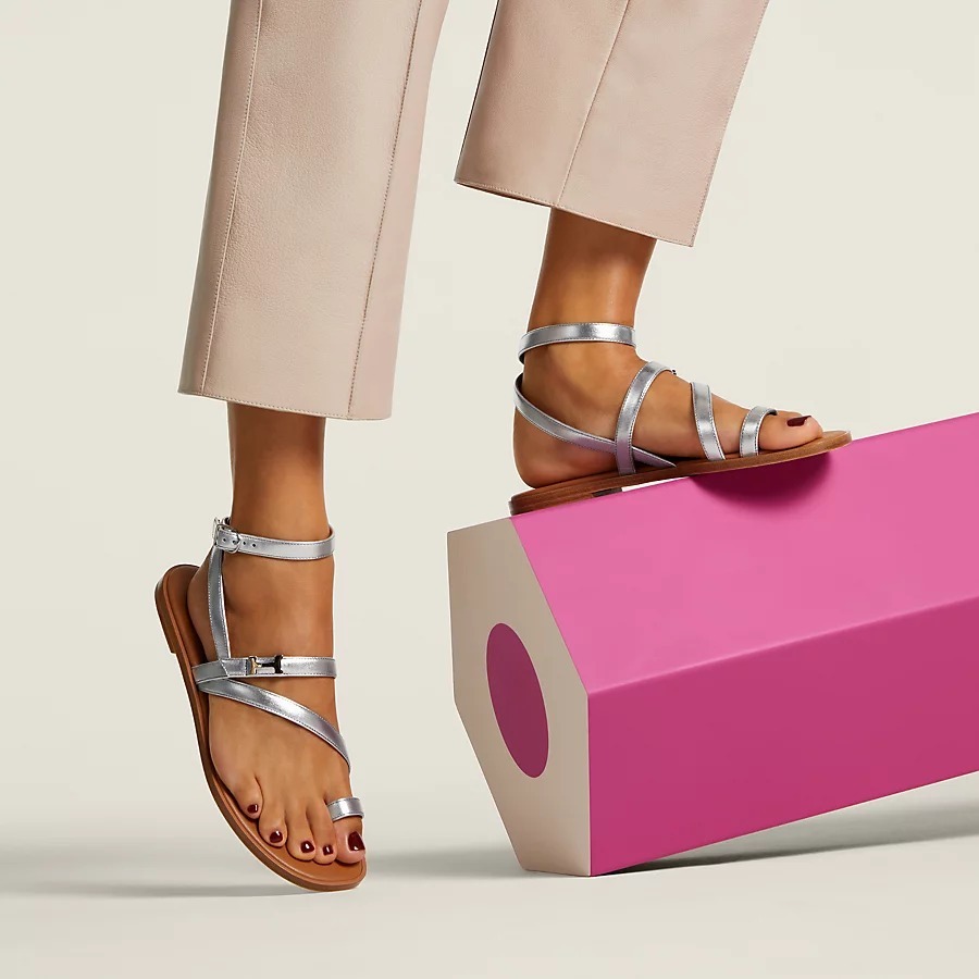 【シルバーでおしゃれ♪】HERMES サンダル 《アルモニ》