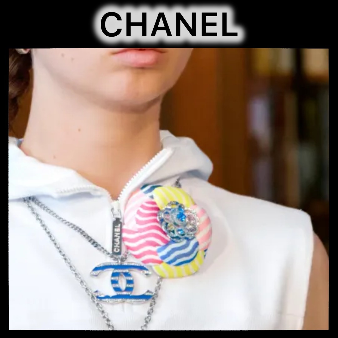 ★シンプルコーデにポイントで★CHANEL カメリア ブローチ