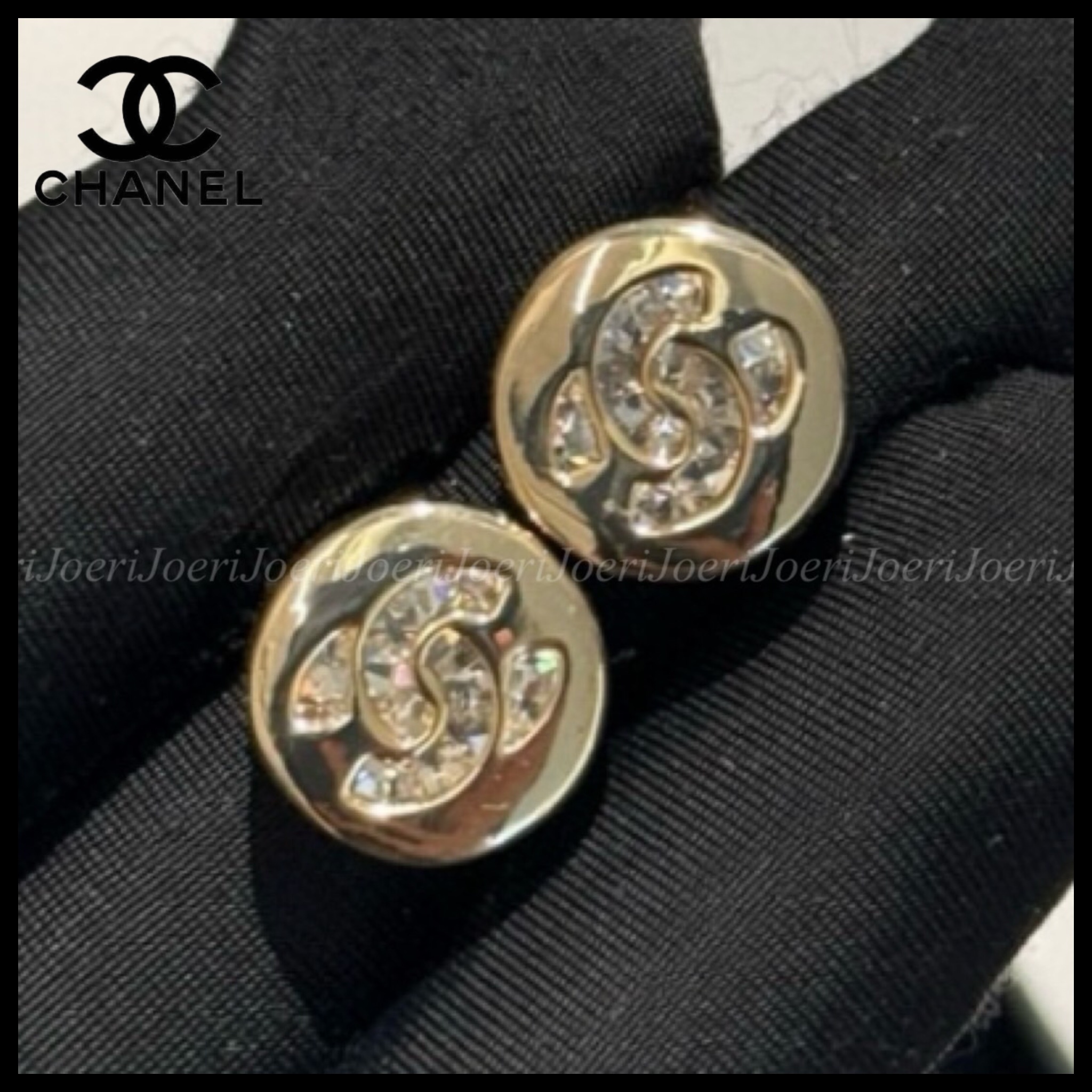 【小ぶりで可愛い♡】CHANEL ピアス ロゴ