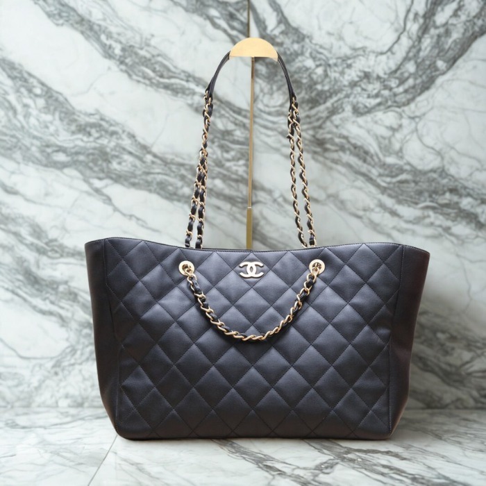 ≪上質な質感≫【CHANEL】GST チェーン トート バッグ