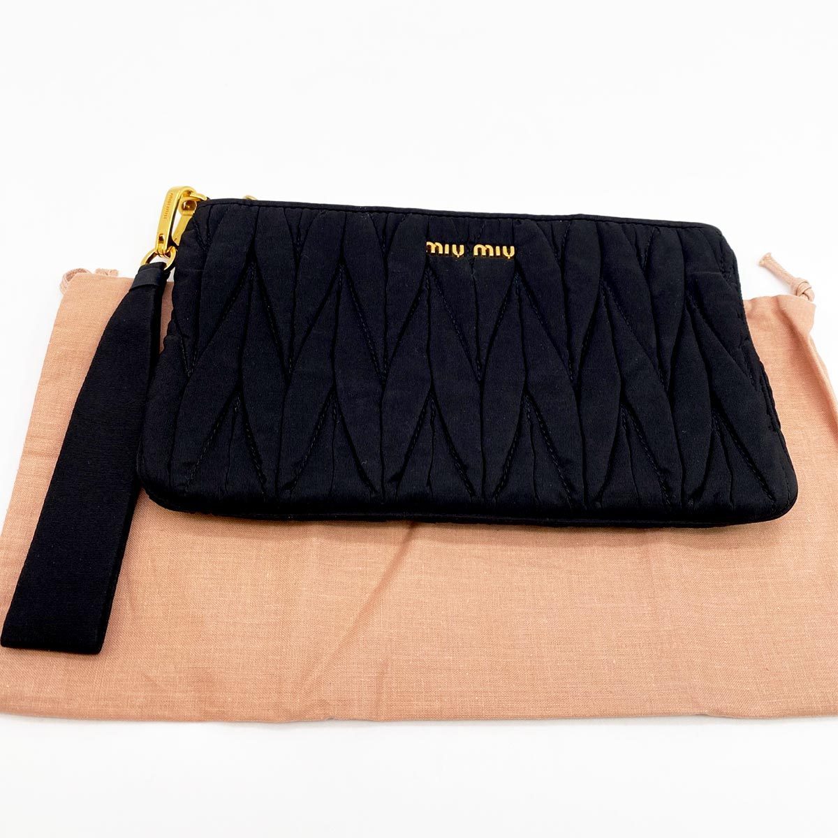 MIUMIU ファイユマトラッセ シルク ポーチ ブラック 8493