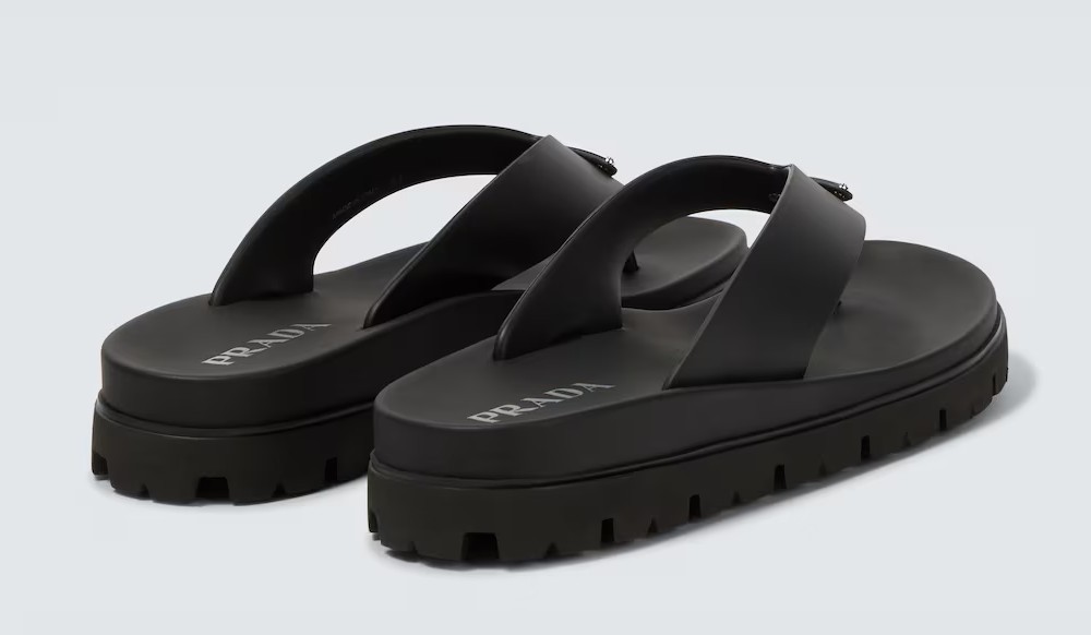 国内発送【PRADA】ロゴ トング サンダル ロゴ ブラック PRADA トングサンダル 1Y420N 3LKK トライアングルロゴ
