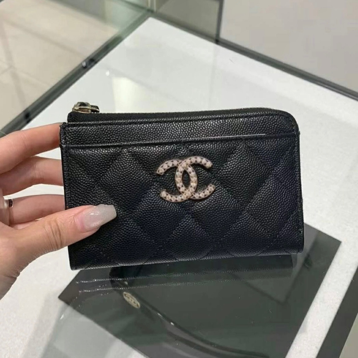 《限定CCマークが可愛い♪》25S限定★CHANEL フラグメントケース