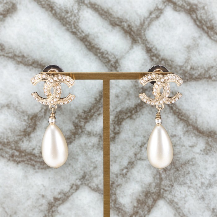 ≪ラグジュアリーな逸品≫【CHANEL】ドロップピアス