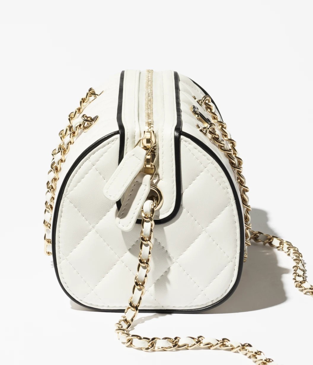 《丸いフォルム♪》CHANEL チェーン クラッチ ホワイト