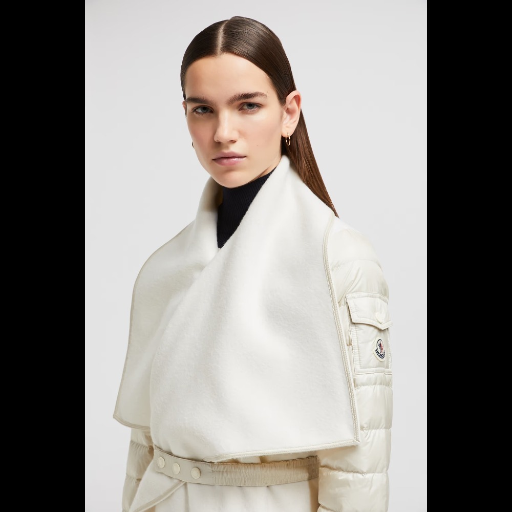 ★【MONCLER】Mantella imbottita in feltro di lana★ポンチョ ☆【MONCLER】Mantella imbottita in feltro di lana☆ポンチョ