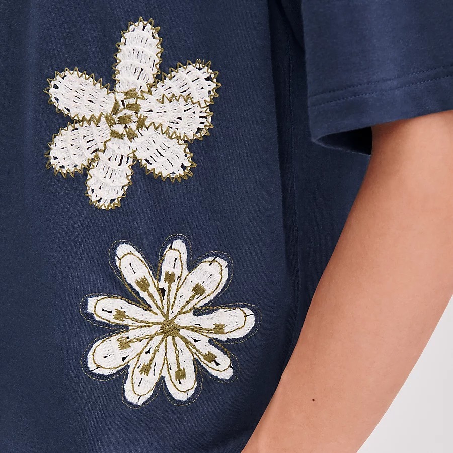 【25SS☆ワンポイント】HERMES Tシャツ 《fleurs zigzag》