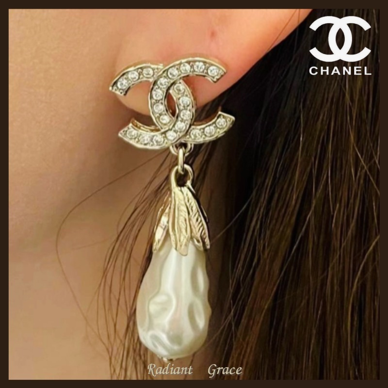《上品さが際立つ一品》CHANEL 25S ピアス