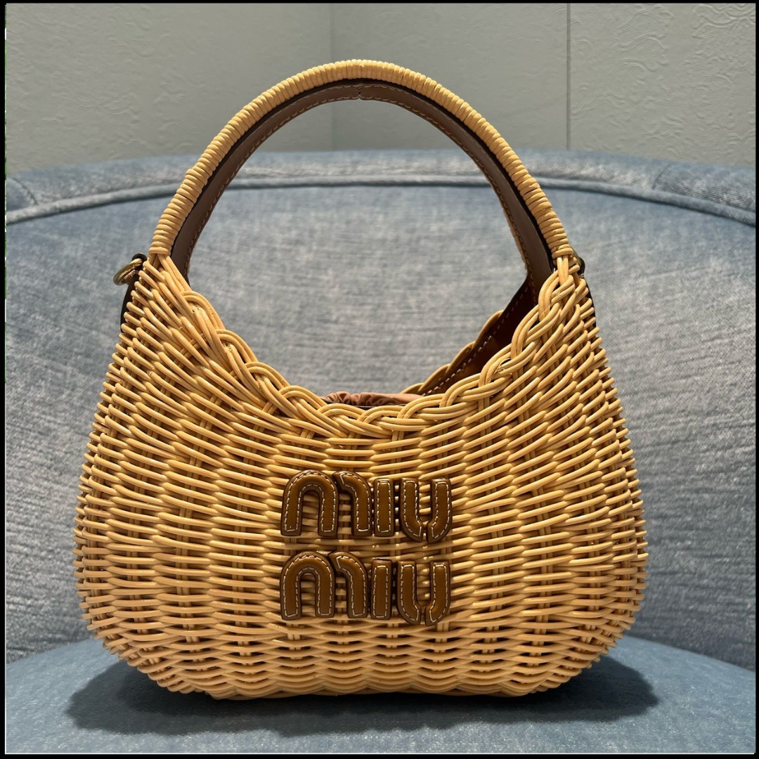 ◆大人気◆【MiuMiu】Wander wicker ハンドバッグ
