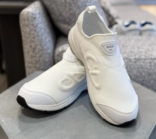 《立体ロゴがお洒落☆》DIOR B30 スニーカー