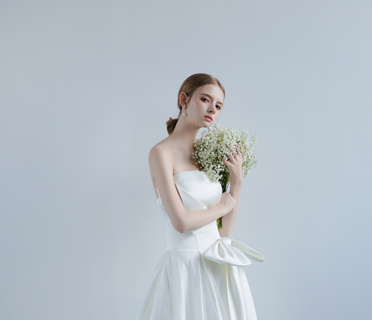 サテンベアトップウェディングドレス結婚式花嫁 ベアトップサテンウェディングドレス結婚式