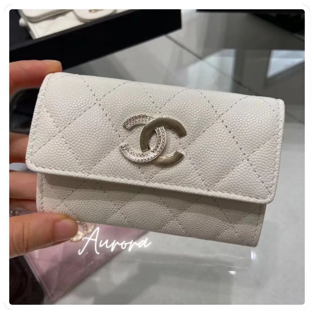 上品女性のグレー_CHANEL_カードケース_財布_コインケース
