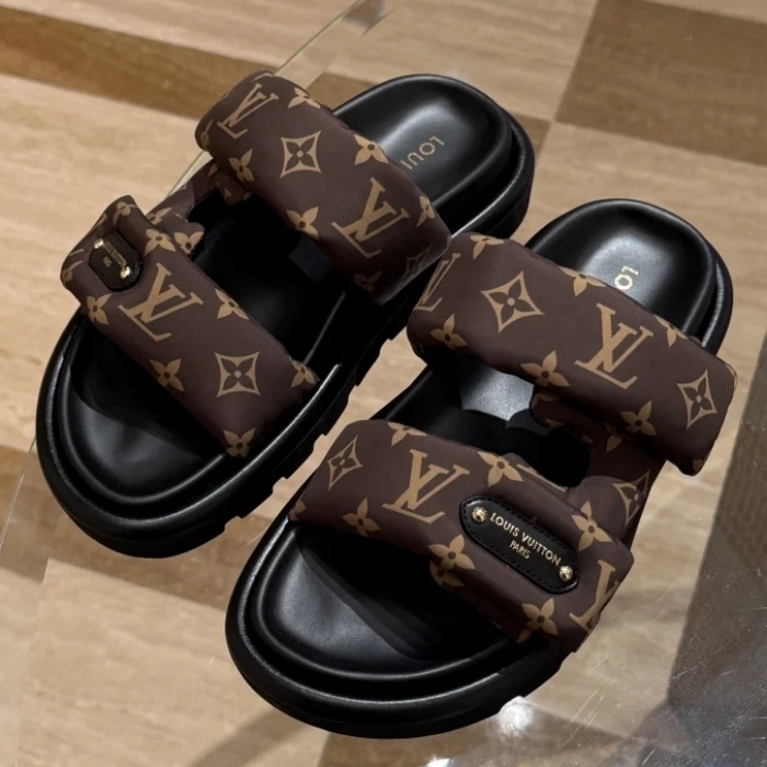 《モノグラム》Louis Vuitton プール ピロー ミュール