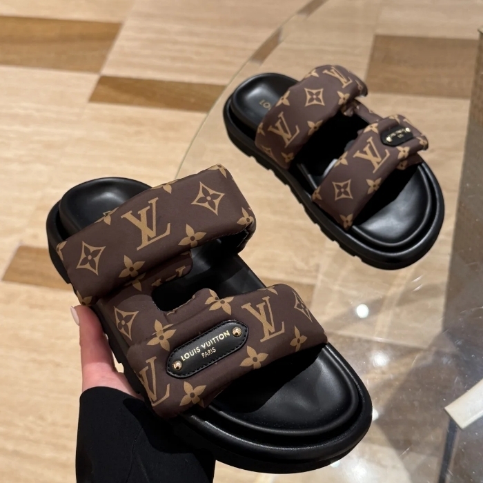 《モノグラム》Louis Vuitton プール ピロー ミュール