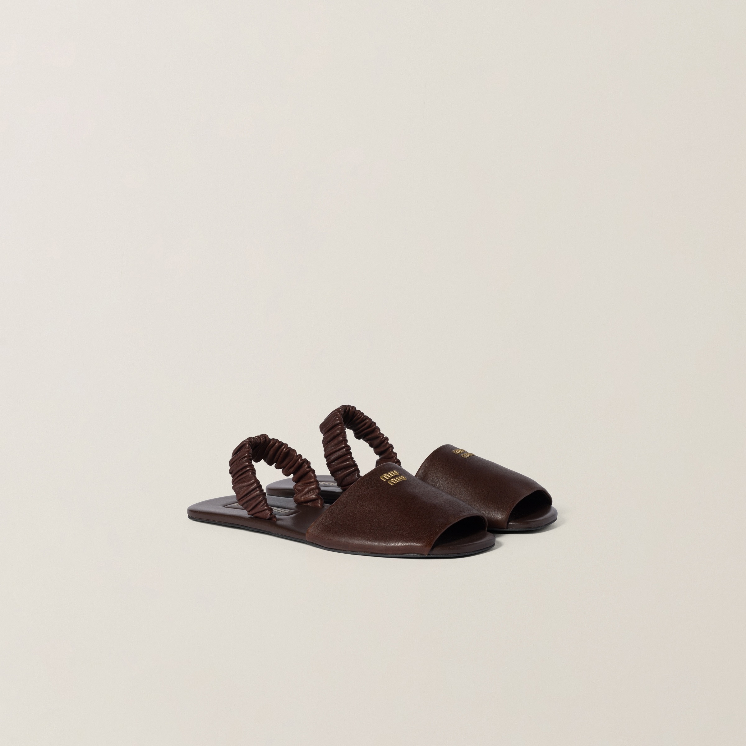 《可憐な印象》【MiuMiu】ナッパレザーサンダル