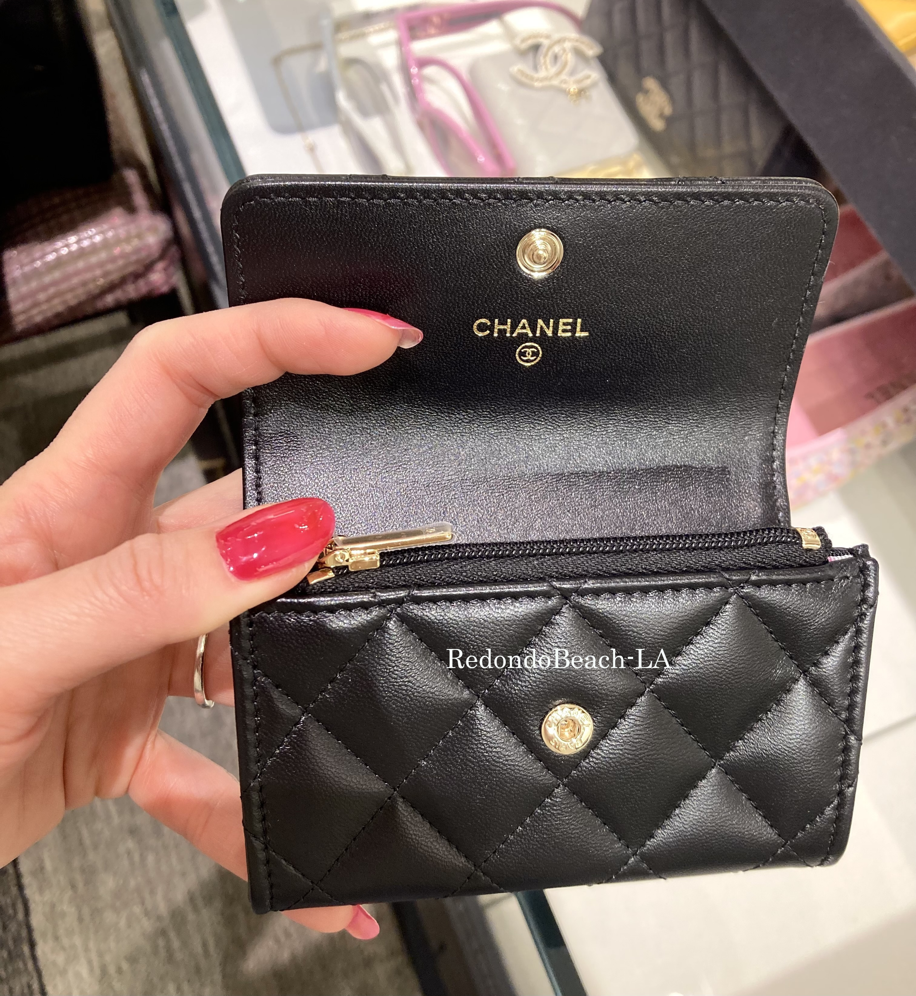【希少なカラフルな羽模様】★CHANEL★二つ折り財布★25S限定 希少なカラフルな羽模様】☆CHANEL☆二つ折り財布☆25S限定
