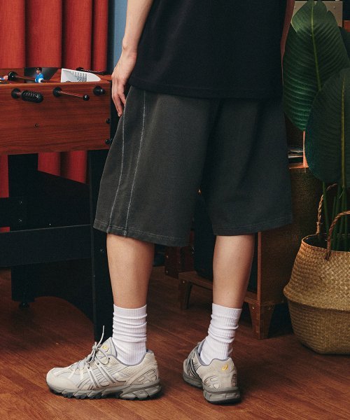 ハーフ・ショートパンツ One-Tuck Side Slit Pigment Bermuda Pants Charcoal
