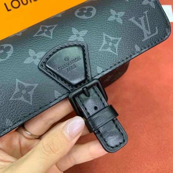 《モノグラム》Louis Vuitton モンソリス ショルダーバッグ