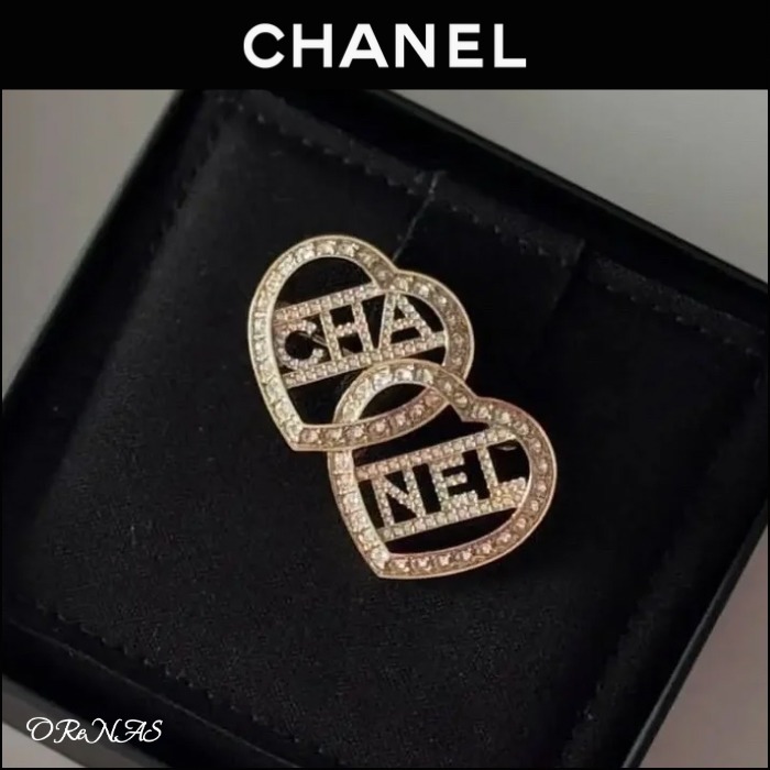 【コーデのポイントに♪】CHANEL☆キラキラロゴ ハート ブローチ