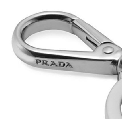 《PRADA》 サフィアーノ ロゴ キーリング