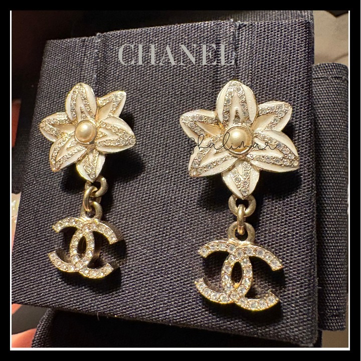 【在庫あり】 CHANEL フラワーモチーフのピアス