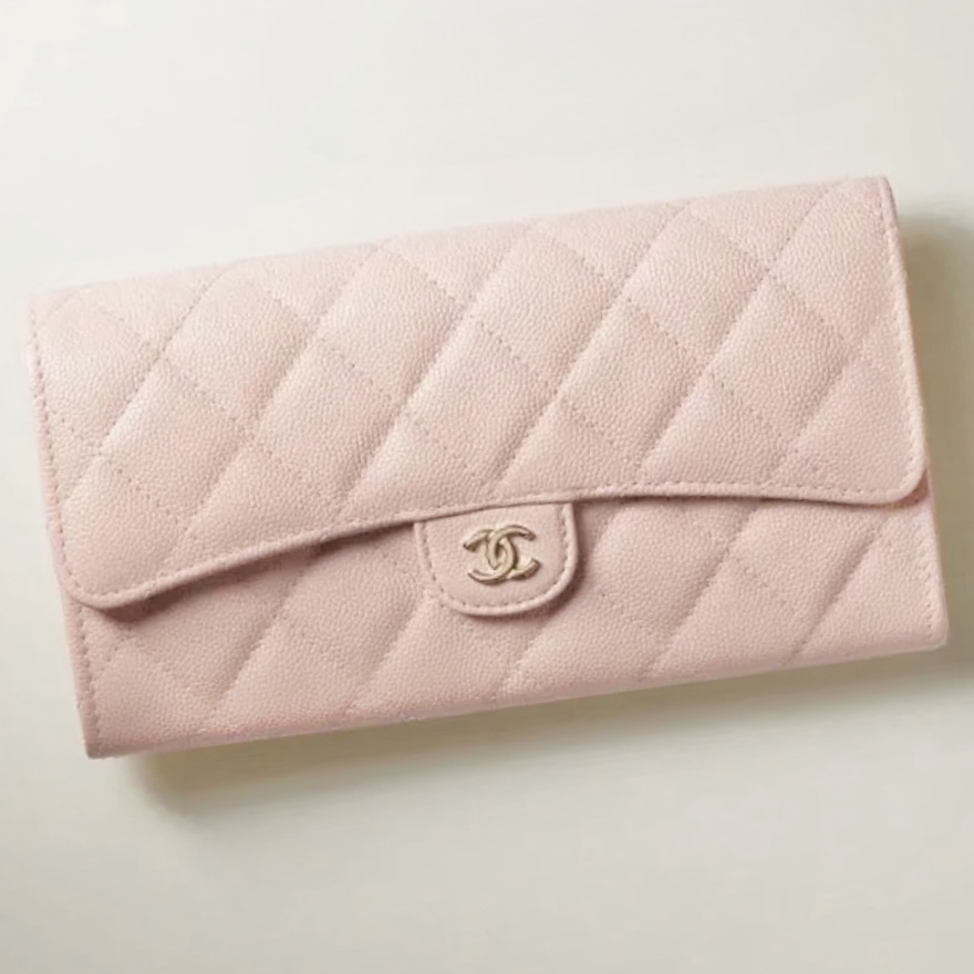 《可愛いパステルカラーで使いやすい♪》25S限定★CHANEL 長財布