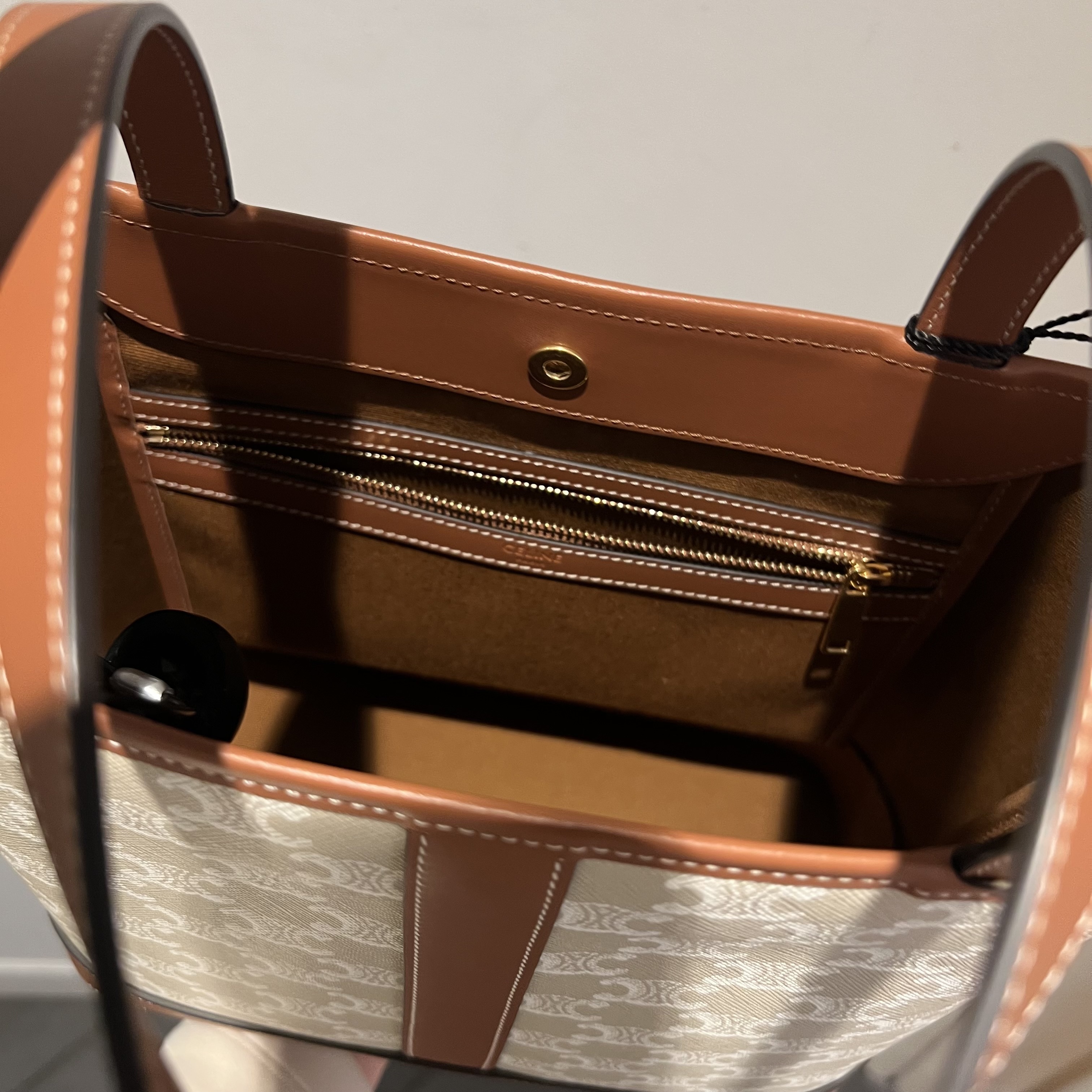 【CELINE】円安こそアウトレットで!スモール CABAS CELINE】円安こそアウトレットで!スモール CABAS (CELINE