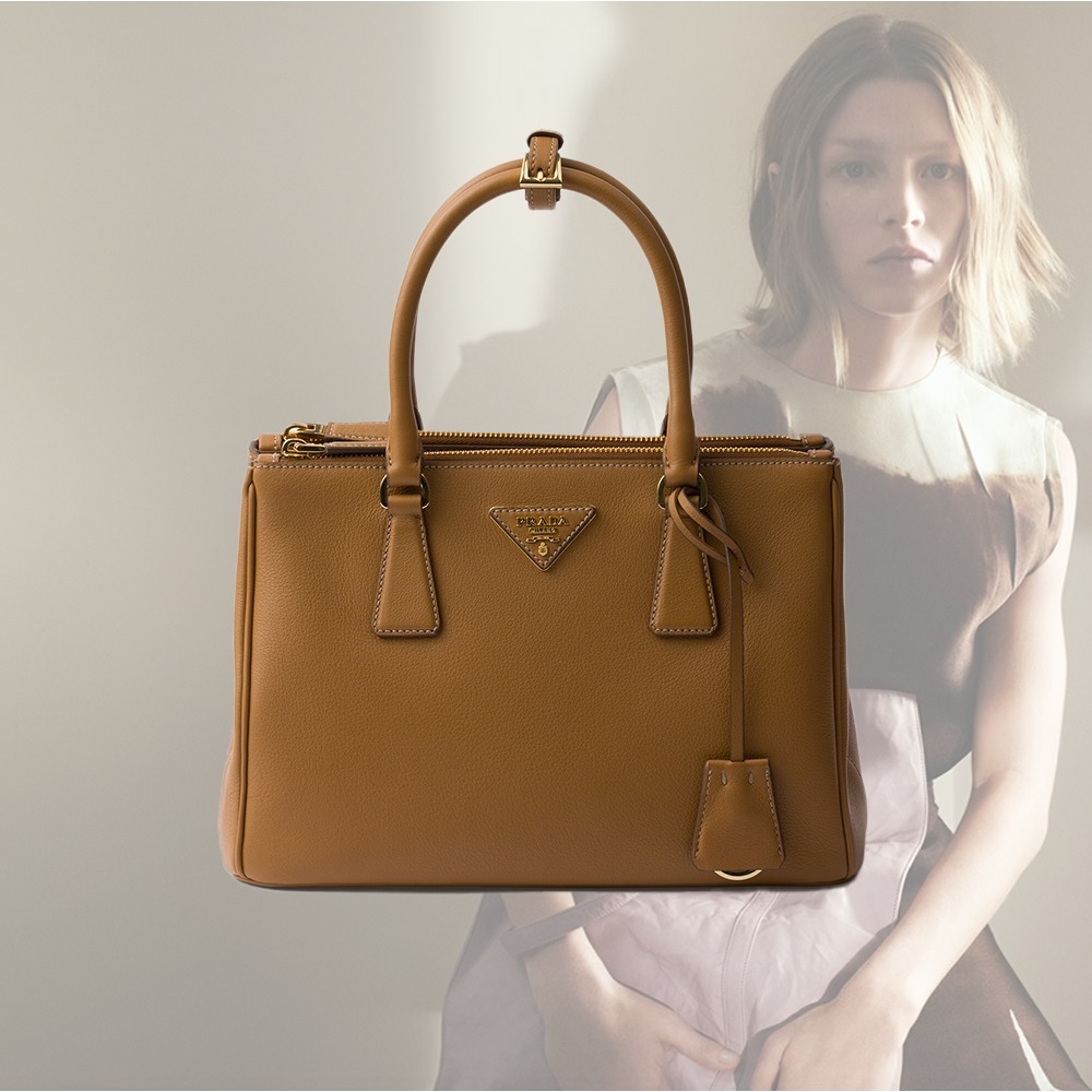 【希少】 PRADA galleria ロゴ入り レザー バッグ ブラウン