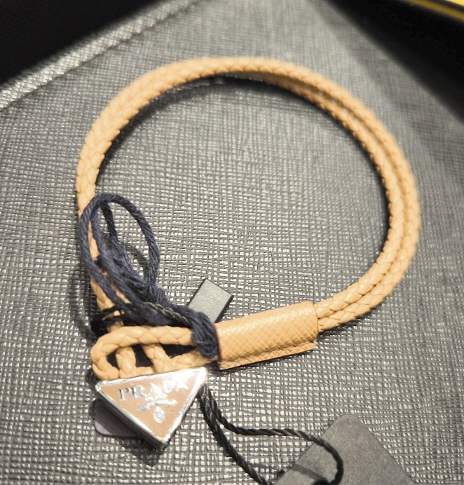 ☆エルメス☆入手困難☆Pendente アミュレット H Confettis☆ 楽天市場】HERMES エルメス Amulettes H Confettis アミュレット