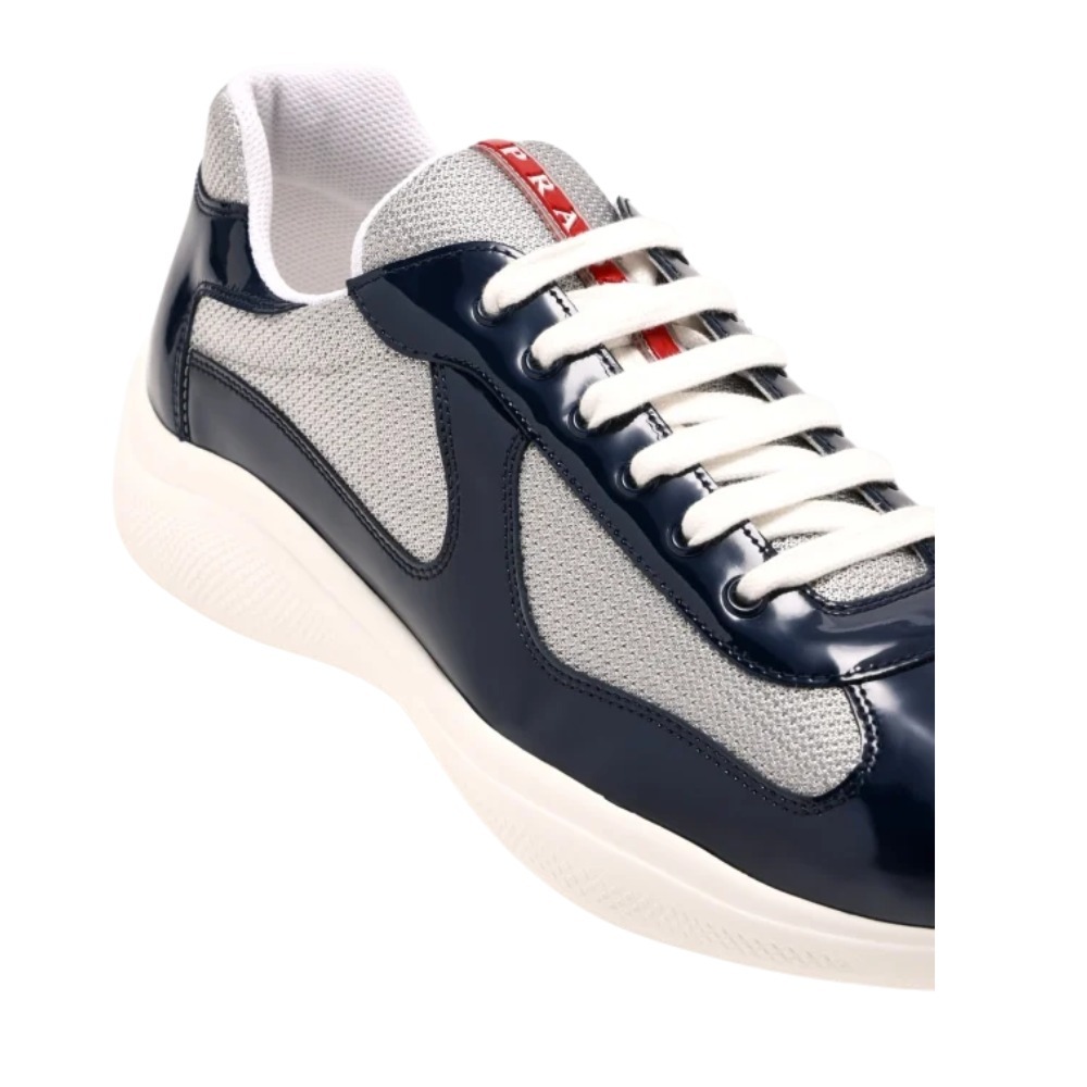 《洗練された個性》【PRADA】アメリカズカップスニーカー ロゴ