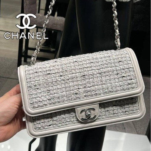 《フォーマルな場面にも☆》CHANEL スモール フラップ バッグ
