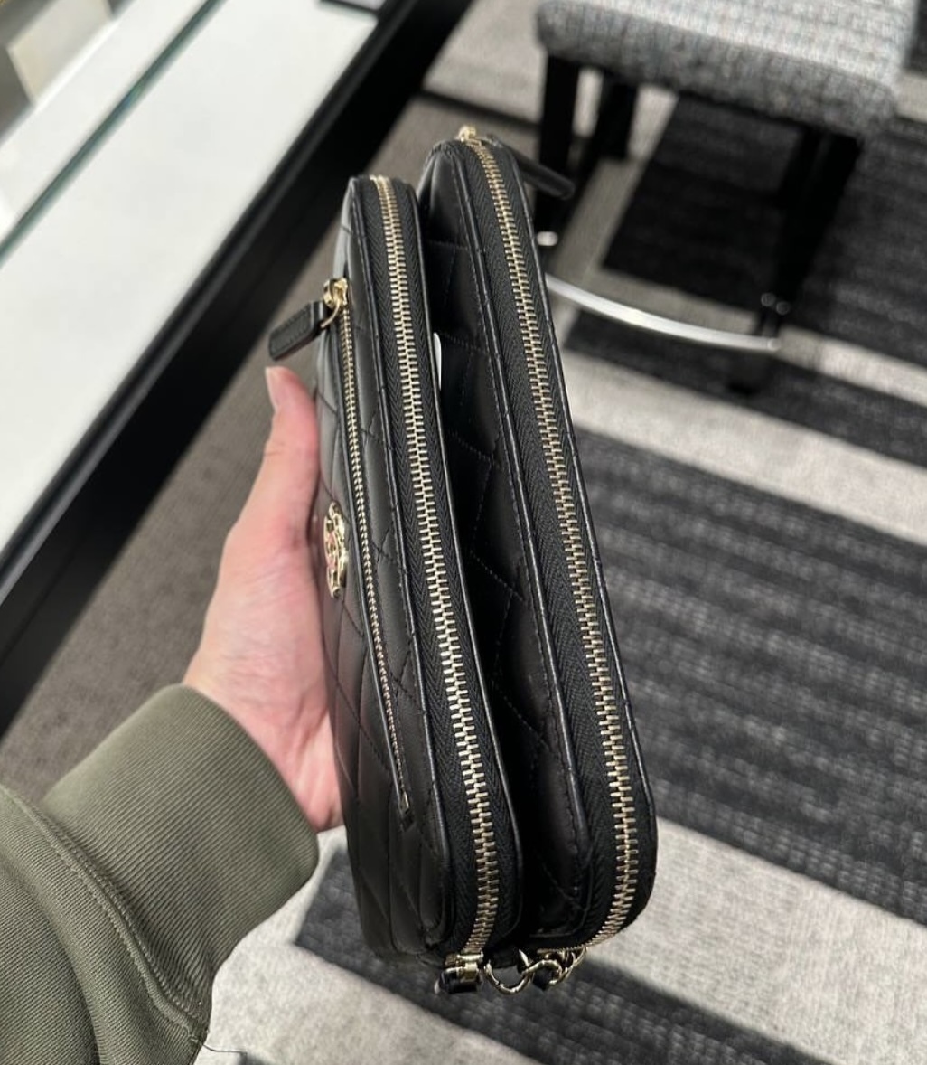 【珍しい縦型♢ボディバッグ】CHANEL フォンケース 珍しい縦型♢ボディバッグ】CHANEL フォンケース