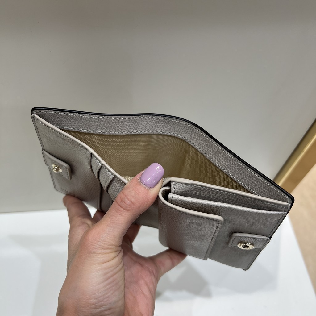 6万取引突破★UPS速達便利用！【FURLA】67折りたたみ財布 6万取引突破☆UPS速達便利用【FURLA】折りたたみ財布_WP00260