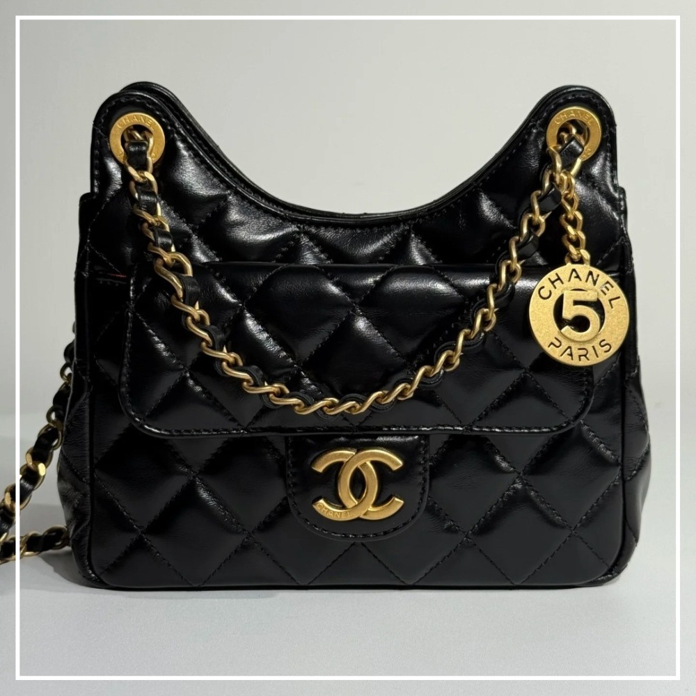 イギリスで売れてます♪【CHANEL】スモール ホーボーバッグ