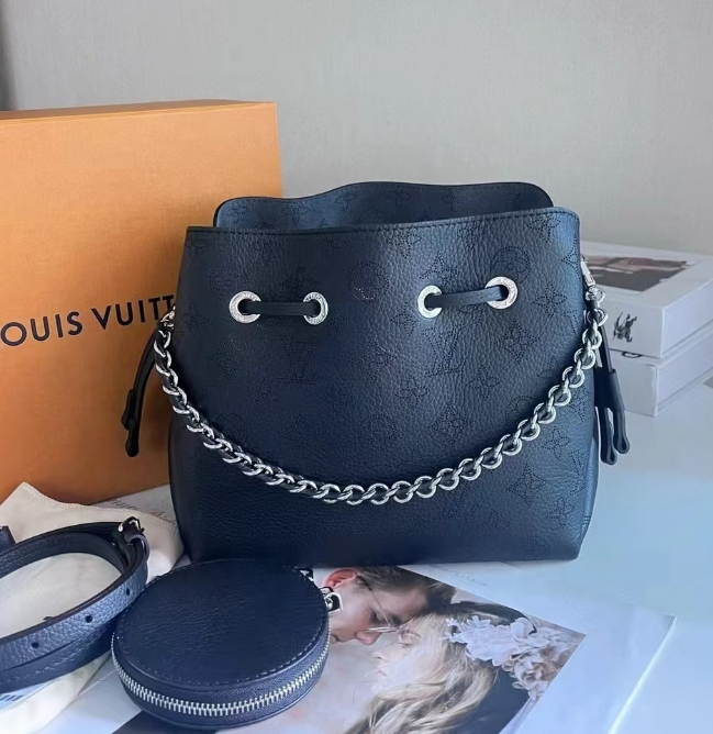 《かわいいコインケース付き♡》Louis Vuittonハンドバッグ