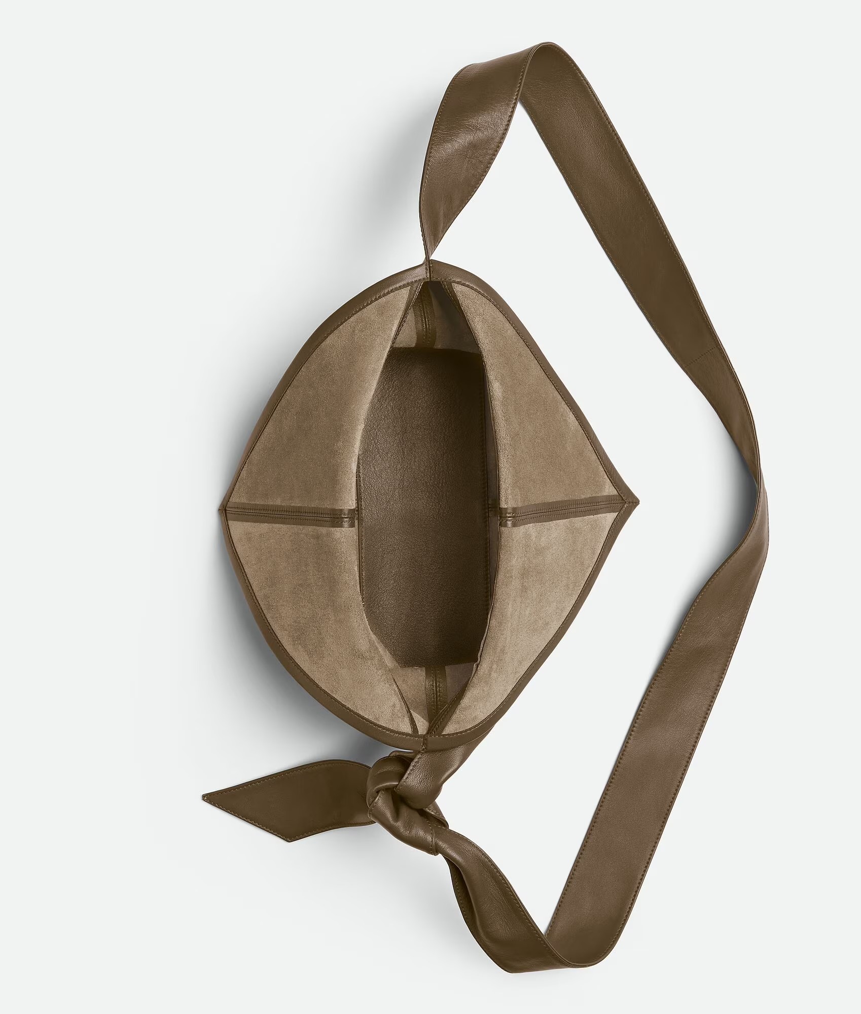 【2025新作★スモール】BOTTEGA VENETA《ソーヤー》バッグ