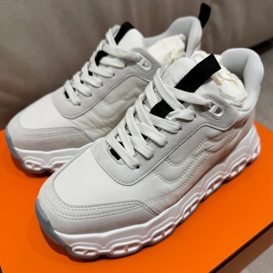 【ソールがお洒落♪】HERMES スニーカー 《インパルス》