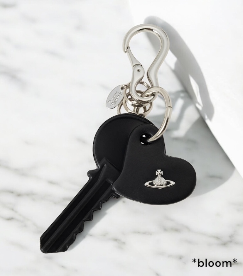 完売品！《Vivienne Westwood》KEY & HEART キーホルダー