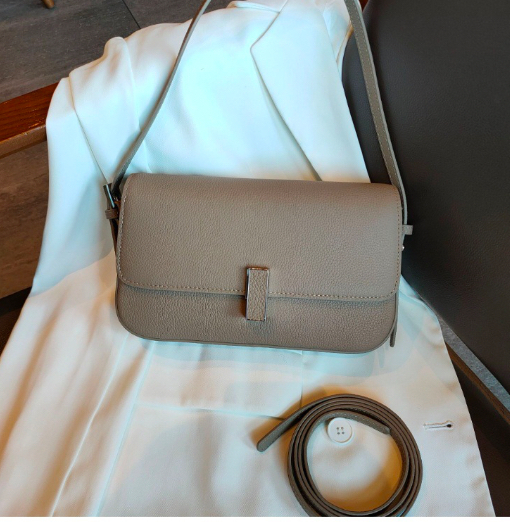 Lサイズ 本革 韓国デザイン レザーハンドバッグ ショルダーBAG Lサイズ】韓国仕入れ 本革 レザーハンドバッグ ショルダー BAG
