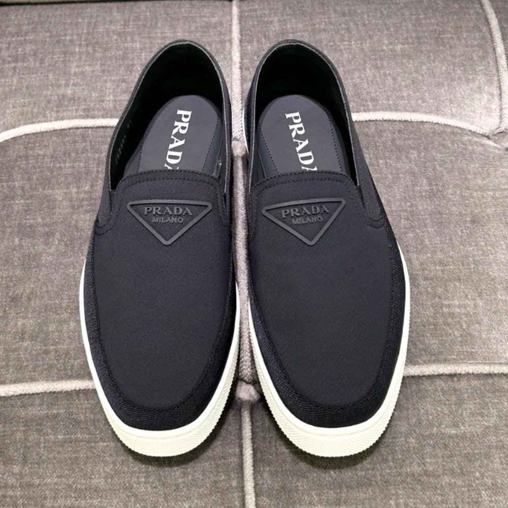 《大人カジュアル》【PRADA】リナイロン スリッポンスニーカー