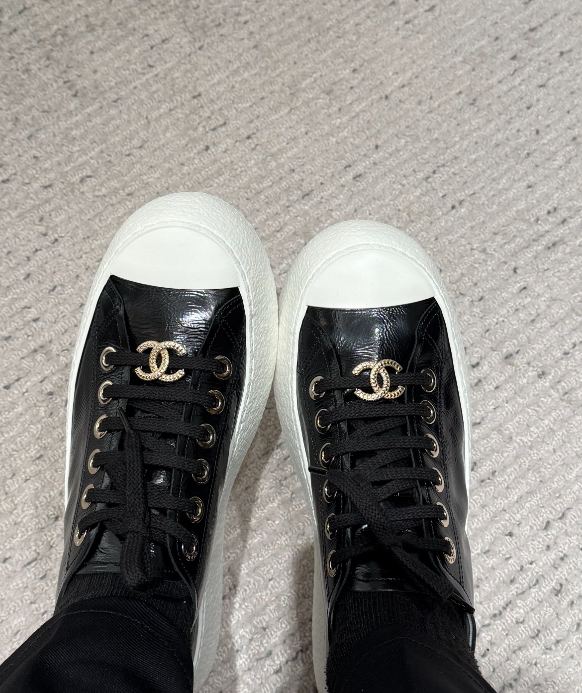 CHANEL《カジュアルCCがアクセント》シャネル スニーカー
