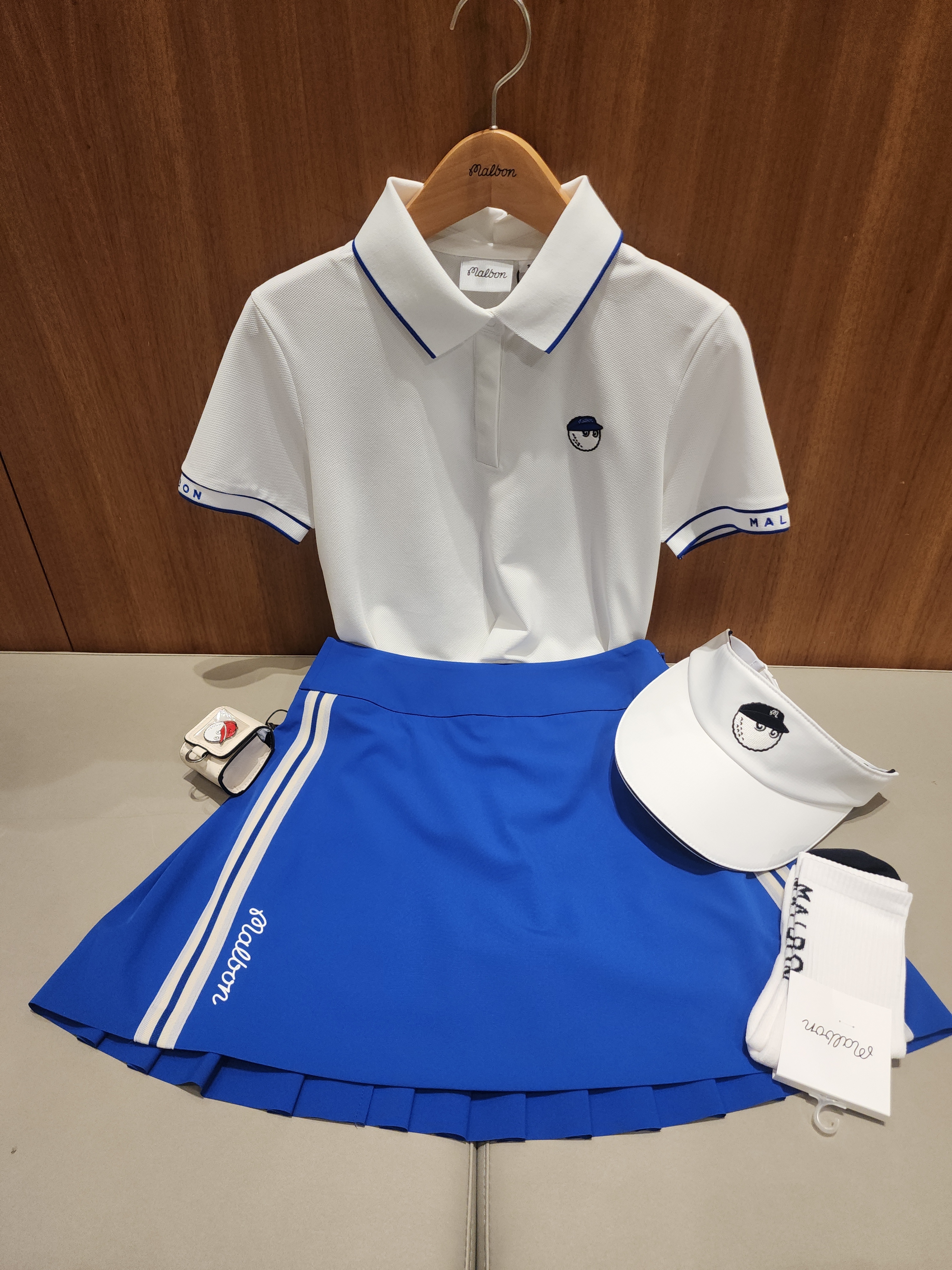 【MALBON GOLF】 Out pocket pleated skirt ■WOMAN / 追跡付 MALBON GOLF】 Back pleated skirt □WOMAN /追跡付