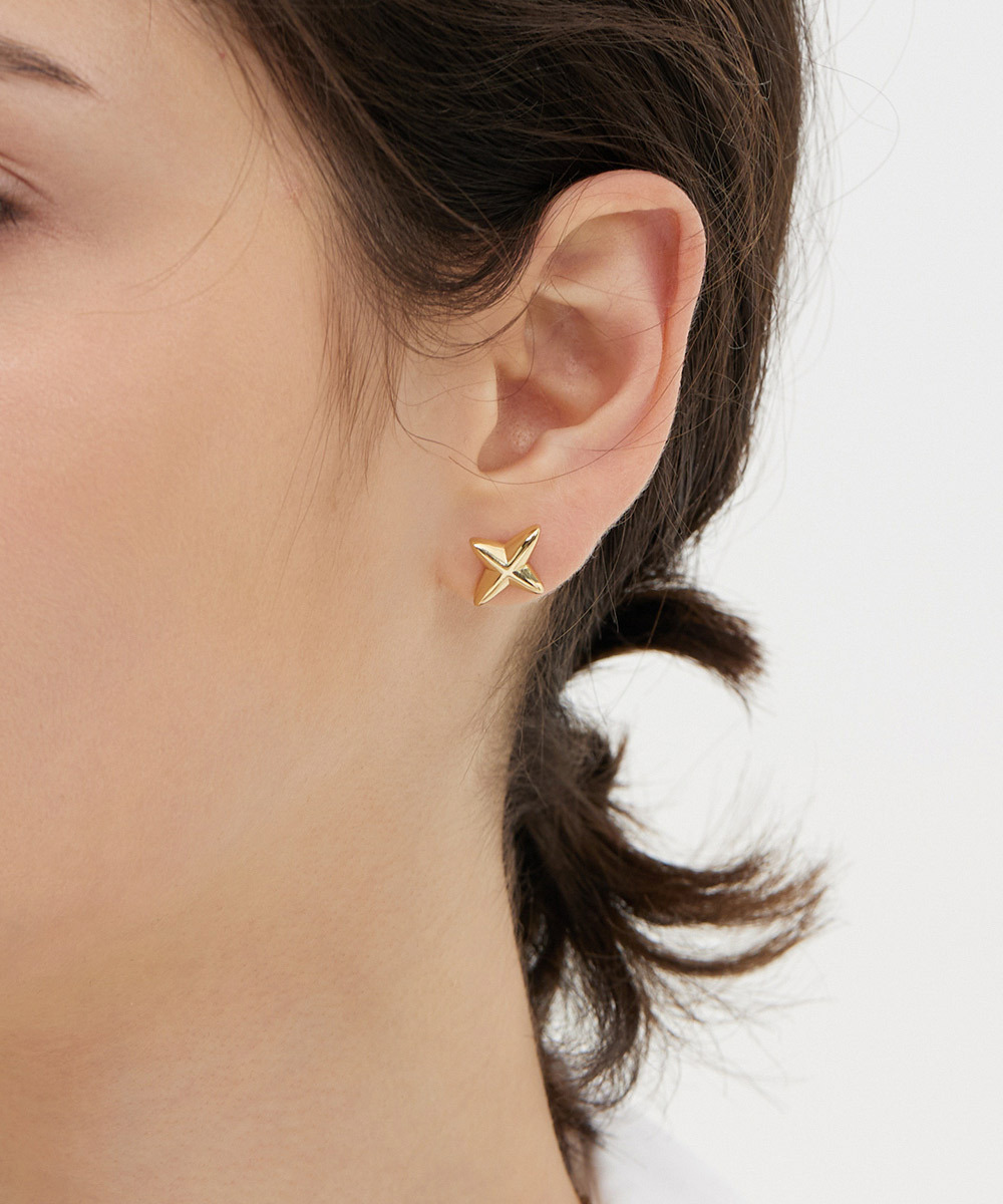 HYERES LOR☆nova silver earring (M) ピアス HYERES LOR☆nova silver earring (M) ピアス (HYERES LOR