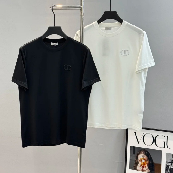 《シンプルの芸術》Dior CD Icon Tシャツ (リラックス フィット)