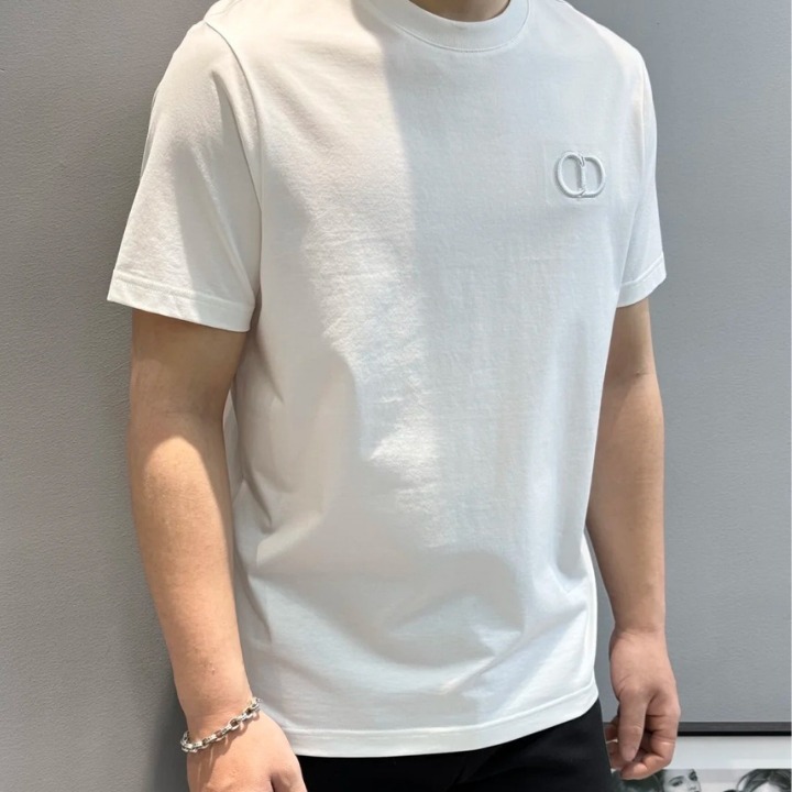 《シンプルの芸術》Dior CD Icon Tシャツ (リラックス フィット)